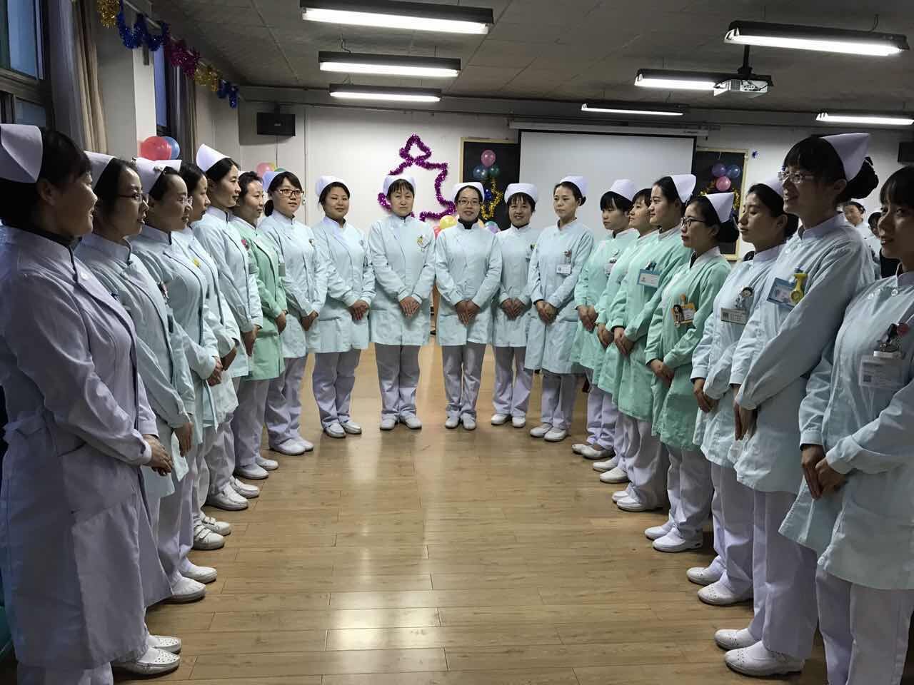 加强护士礼仪培训的实践与体会--乳腺肿瘤外科