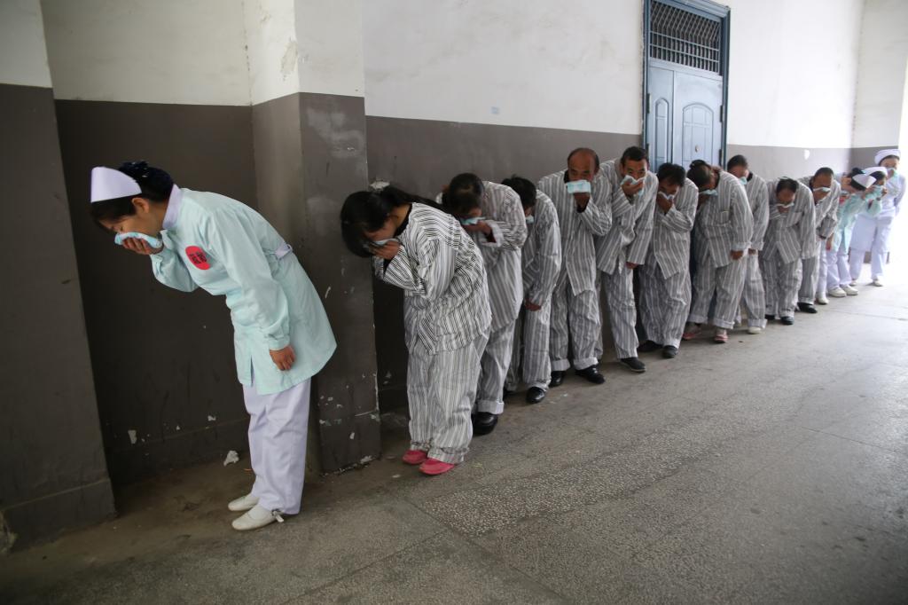 放疗科区域进行消防日应急预案演练-西安交