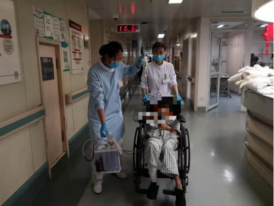 轮椅转运病人口述_轮椅平车转运病人图片(2)
